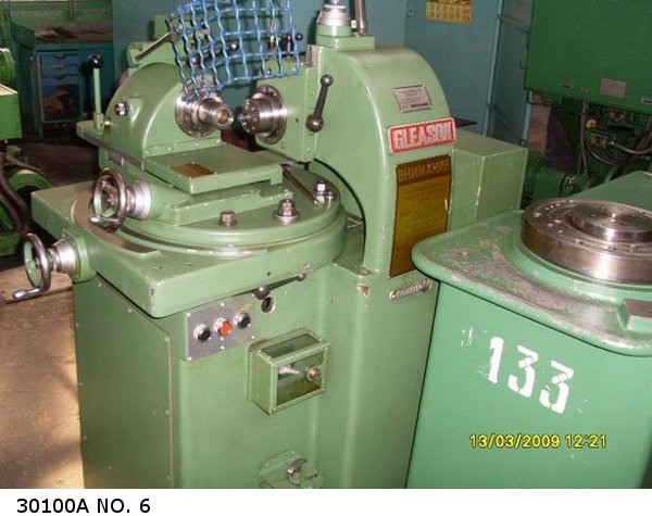 Photo 1 - �SPLIT HEAD� HYPOID ANGULAR HAND ROLLING and POWER TESTER, 7.5� Maximum Diameter, 0 to 180 degree shaft angles, 1991 (30100)
